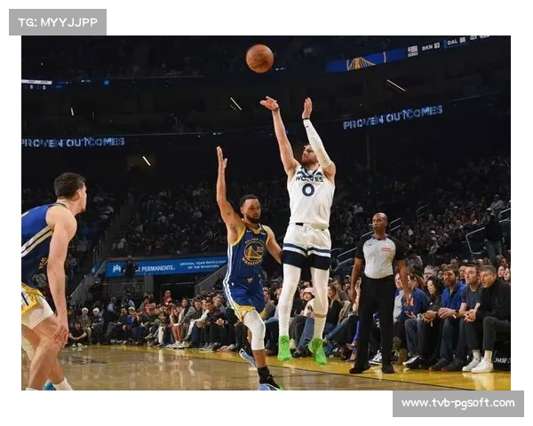 勇士憾负森林狼，库里37分难救主末节戏耍戈贝尔成亮点